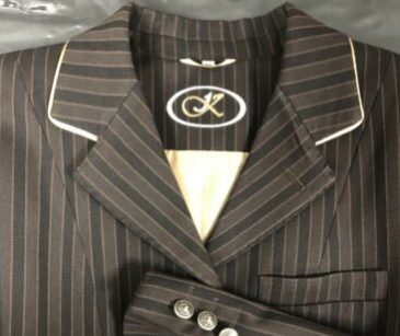 Jackets: any solid colour is permitted. Wide contrast stripes and multi-coloured jackets and coats are not permitted (examples shown)